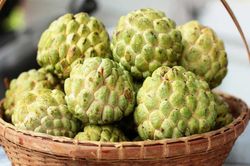 Loại quả cứ cuối h&egrave; đầu thu lại xuất hiện khắp chợ qu&ecirc;
