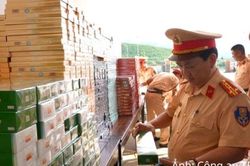 Thành phố Huế: Bắt giữ hơn 27.000 bao thuốc lá nhập lậu trên xe khách