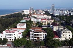 Bộ Chính trị: Thống kê toàn bộ trụ sở, nhà đất dôi dư sau sáp nhập