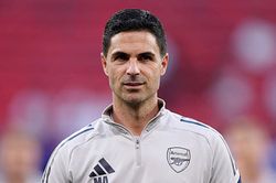Ván cờ chuyển nhượng của Arsenal: Nghệ thuật thao túng giữa 97% tin đồn ảo tại Premier League