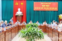 Họp mặt c&aacute;n bộ chủ chốt tỉnh Đồng Th&aacute;p: Ph&aacute;t huy tr&iacute; tuệ, kinh nghiệm v&igrave; sự ph&aacute;t triển bền vững