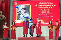 Trường Đại học Quy Nhơn trao bằng tốt nghiệp cho 2.186 sinh viên hệ chính quy