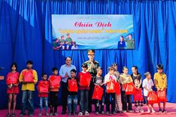 Trường Sĩ quan Thông tin ra quân Chiến dịch 'Hành quân xanh' tại xã Tây Ninh Hòa