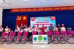 Tặng 20 xe đạp cho học sinh có hoàn cảnh khó khăn tại phường Hòa Thắng