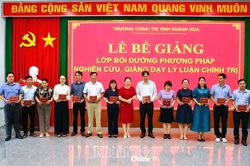 Trường Chính trị tỉnh Khánh Hòa bế giảng lớp bồi dưỡng phương pháp nghiên cứu, giảng dạy lý luận chính trị