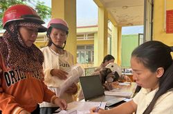 Tất bật tuyển sinh cho ngôi trường vùng biên