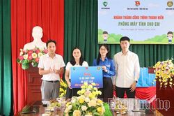 Bàn giao công trình thanh niên 'Phòng máy tính cho em' tại Trường Tiểu học Gia Thanh