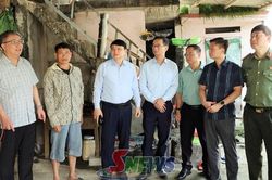 Đồng ch&iacute; Ph&oacute; Chủ tịch UBND tỉnh l&agrave;m việc tại x&atilde; Mường B&uacute;