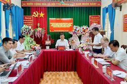 Đo&agrave;n c&ocirc;ng t&aacute;c Ban Nội ch&iacute;nh Tỉnh ủy l&agrave;m việc với x&atilde; Gi&aacute;p Trung v&agrave; Bắc M&ecirc;