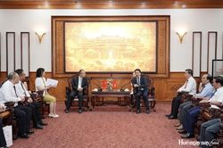 Thúc đẩy quan hệ hữu nghị, hợp tác với thành phố Ngọc Lâm
