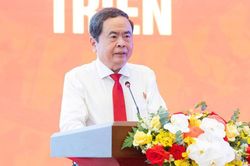 Chủ tịch Quốc hội: Kh&ocirc;ng thể gi&aacute;m s&aacute;t vấn đề mới bằng tư duy, phương thức cũ