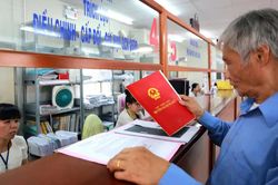 Bất động sản 30/7: Đề xuất cấp đồng thời sổ đỏ điện tử, giảm nỗi lo mất bản giấy