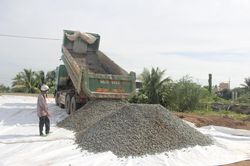 Hai tuyến cao tốc qua Đồng Tháp thiếu gần 1,1 triệu m³ đá, liệu có ảnh hưởng tiến độ?