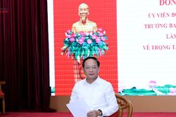 Trưởng Ban Tuy&ecirc;n gi&aacute;o v&agrave; D&acirc;n vận Trung ương Trịnh Văn Quyết l&agrave;m việc với c&aacute;c cơ quan b&aacute;o ch&iacute; về trọng t&acirc;m c&ocirc;ng t&aacute;c th&ocirc;ng tin, tuy&ecirc;n truyền