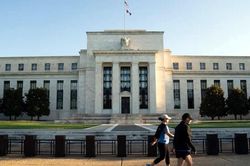 Fed giữ nguy&ecirc;n l&atilde;i suất lần thứ 7 li&ecirc;n tiếp
