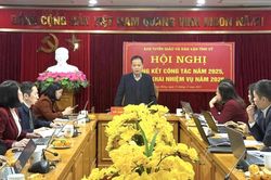 Vững vàng trên mặt trận tư tưởng của Đảng