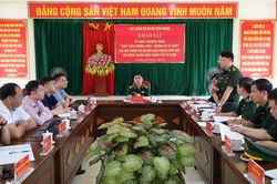 Cục Chính trị khảo sát địa điểm tổ chức Chương trình 'Thắp sáng đường biên - Đường cờ Tổ quốc' tại xã Trà Lĩnh