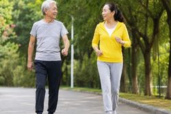Bác sĩ tiết lộ thói quen đơn giản giúp kéo dài tuổi thọ: Chỉ cần duy trì mỗi ngày