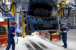 Bên trong Debrecen, nơi BMW xây dựng nhà máy của tương lai