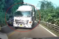 Luật sư: Cấm mượn làn ngược chiều vượt xe để tránh tai nạn thảm khốc