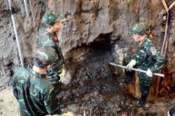 Phát hiện thêm 5 bộ hài cốt liệt sĩ tại công viên Lê Thị Riêng