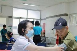 Chuẩn bị cho tuổi già từ tuổi 40: 'Đầu tư' sớm để sống khỏe khi về già