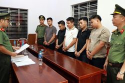 Khởi tố thêm 5 bị can trong đường dây tổ chức cho người nước ngoài ở lại Việt Nam trái phép tại Lào Cai