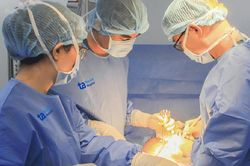 Hy hữu: Bé gái chào đời cùng thai ký sinh vùng mông, bác sĩ phát hiện từ trong bụng mẹ