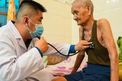 Ngành y tế TPHCM tri ân các Anh hùng liệt sĩ, chăm sóc sức khỏe người có công