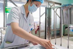 Trẻ dưới 2 tuổi mắc cúm B cảnh giác nguy cơ biến chứng nặng