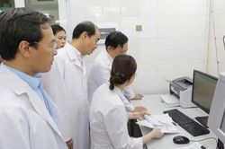 Đến 15-10-2026, đảm bảo mỗi người dân Hà Nội có một Sổ sức khỏe điện tử trên VNeID