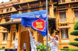 Ảnh Lễ thượng cờ kỷ niệm 31 năm Việt Nam tham gia ASEAN