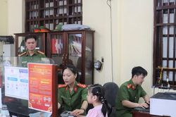 Mới nhất: Trẻ dưới 6 tuổi được cấp thẻ Căn cước ngay khi thực hiện liên thông đăng ký khai sinh từ 1/9