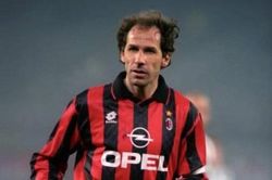 Huyền thoại bóng đá Ý Franco Baresi qua đời