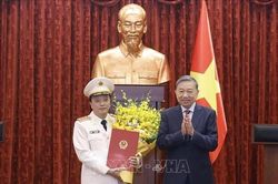Tổng bí thư, Chủ tịch nước Tô Lâm trao quyết định thăng quân hàm Thượng tướng cho đồng chí Đặng Hồng Đức