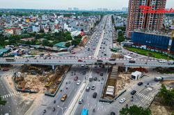 H&agrave; Nội ph&acirc;n luồng trước cổng Aeon Mall Long Bi&ecirc;n phục vụ thi c&ocirc;ng hầm chui Cổ Linh