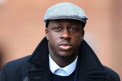Thu nhập rớt thê thảm, Mendy giờ bán cả kỷ vật World Cup