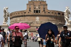Italy tiếp tục chìm trong đợt nắng nóng gay gắt mới