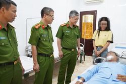 Công an Thanh Hóa tổ chức thăm hỏi chiến sĩ bị thương trong đấu tranh với tội phạm ma túy