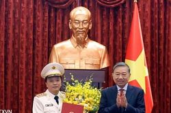Trao quyết định thăng quân hàm Thượng tướng cho sĩ quan Công an nhân dân