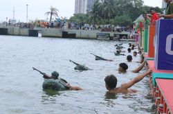 Sôi nổi tranh tài môn bơi ứng dụng tại Hội thao Công an nhân dân năm 2026