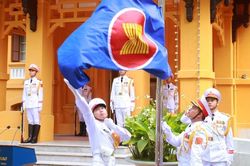 Lễ thượng cờ ASEAN: Việt Nam cam kết chung sức xây dựng Cộng đồng ASEAN vững mạnh