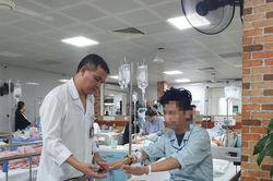 Thuốc lá 'ngốn' hàng nghìn tỷ đồng quỹ BHYT, 'cướp đi' hơn 100.000 sinh mạng ở Việt Nam mỗi năm