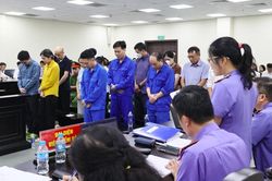 Phán quyết nào cho nhóm cựu cán bộ nhận hối lộ của trùm thực phẩm giả?