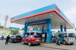 Đồng bộ giải pháp bình ổn giá xăng dầu, tiếp tục duy trì chính sách giảm thuế