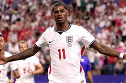 MU dùng Rashford trao đổi lấy Manu Kone