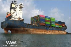 Tàu container Iran xuyên thủng vòng vây trên biển của Mỹ