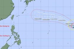 Siêu bão Dolphin tiếp tục mạnh thêm, di chuyển hướng về Trung Quốc