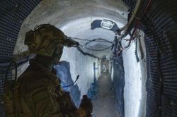 Israel dùng lượng thuốc nổ khổng lồ để phá đường hầm của Hezbollah