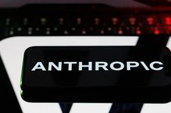Mô hình AI của Anthropic tấn công 3 công ty trong khi thử nghiệm